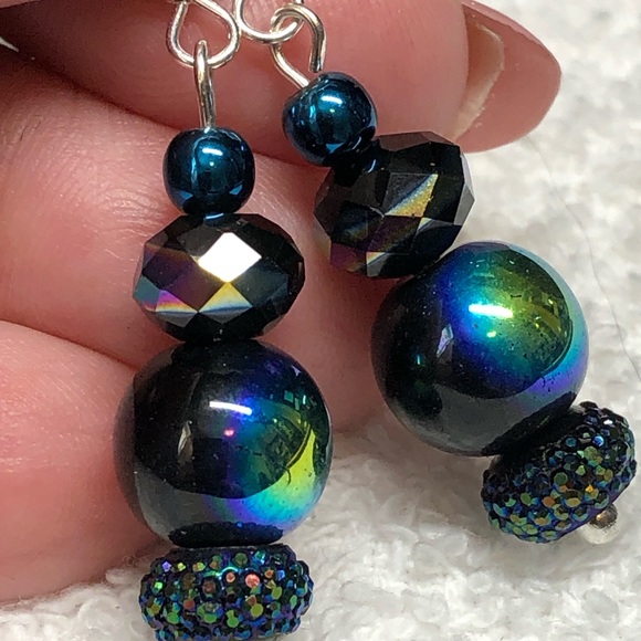 🦋🖤blue and black earrings -very pretty NWOT - Picture 5 of 10